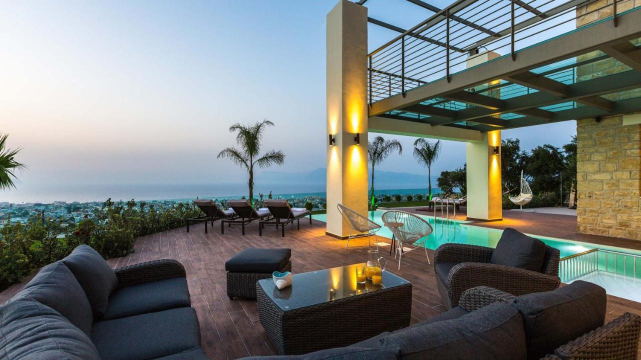 Villa Emilia I Luxury, Amazing Seaview, Next To The Town Kissamos Exterior photo