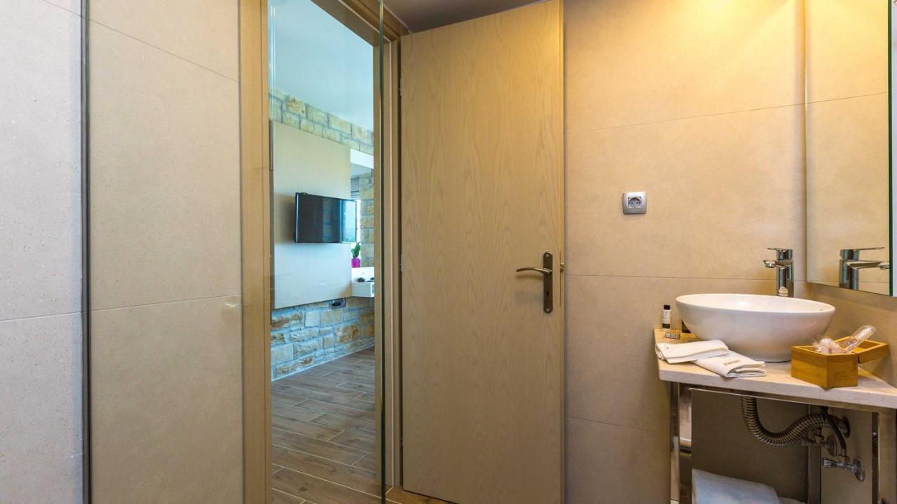 Villa Emilia I Luxury, Amazing Seaview, Next To The Town Kissamos Exterior photo