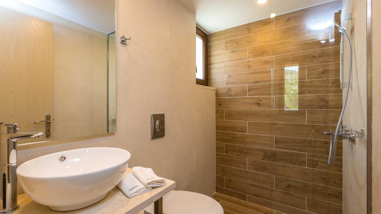 Villa Emilia I Luxury, Amazing Seaview, Next To The Town Kissamos Exterior photo