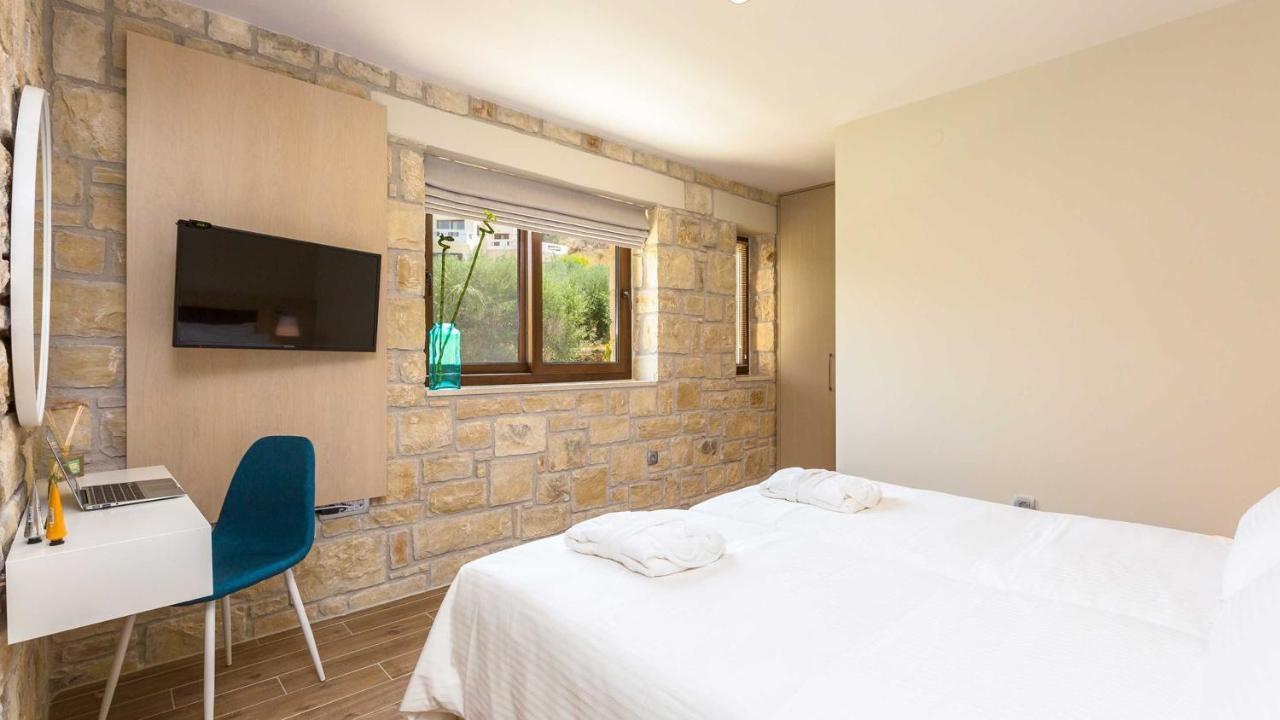 Villa Emilia I Luxury, Amazing Seaview, Next To The Town Kissamos Exterior photo