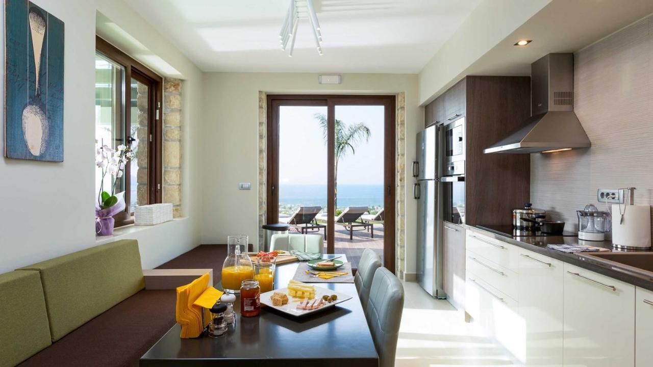 Villa Emilia I Luxury, Amazing Seaview, Next To The Town Kissamos Exterior photo