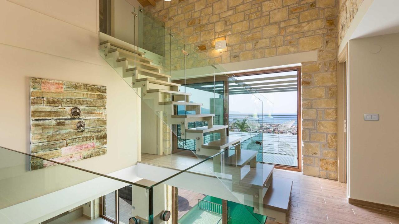 Villa Emilia I Luxury, Amazing Seaview, Next To The Town Kissamos Exterior photo